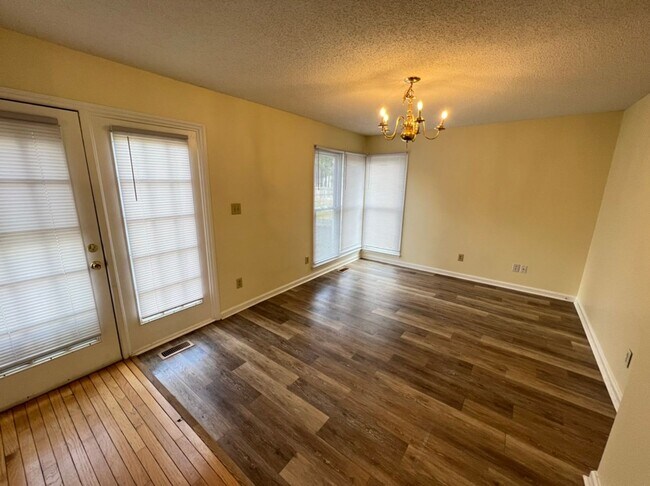 Building Photo - 3105 Verdugo Dr