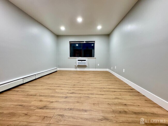 Building Photo - 1032 Cricket Ln