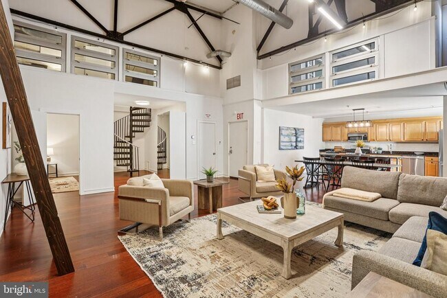 Building Photo - 810 N Hancock St