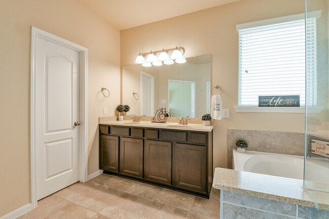 Building Photo - 14819 Vesper Lake Ct