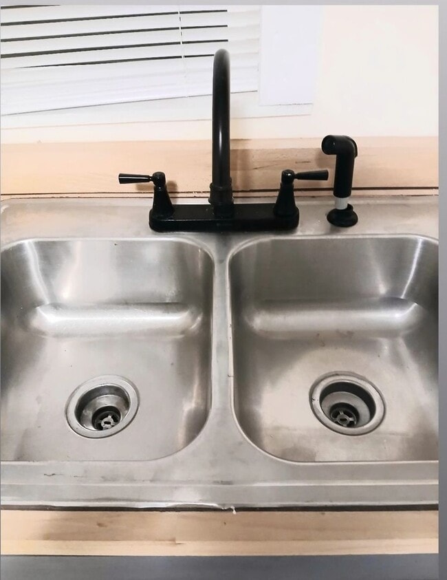 Building Photo - 408 Bowen Ave