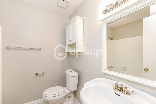 Building Photo - Fantastic 3bd/2ba home! Let yourself in!