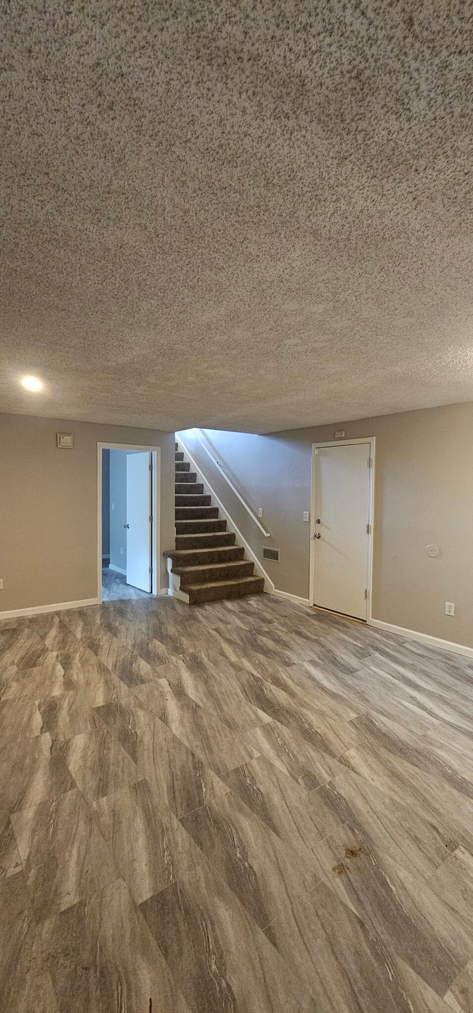 Building Photo - 11418 E 71st St