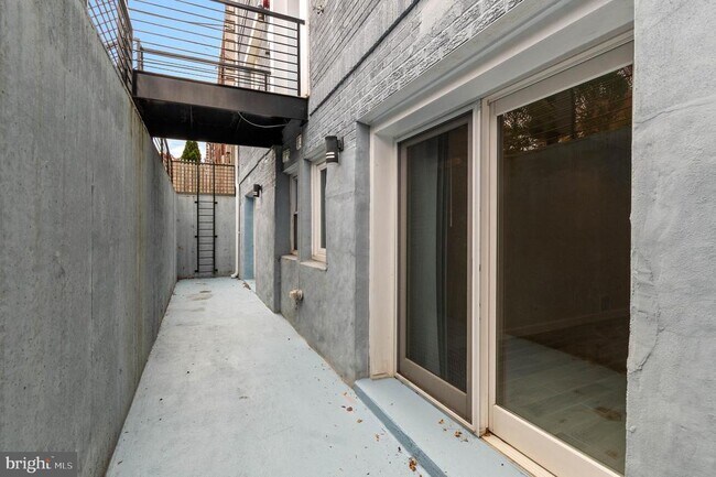 Building Photo - 5012 2nd St NW