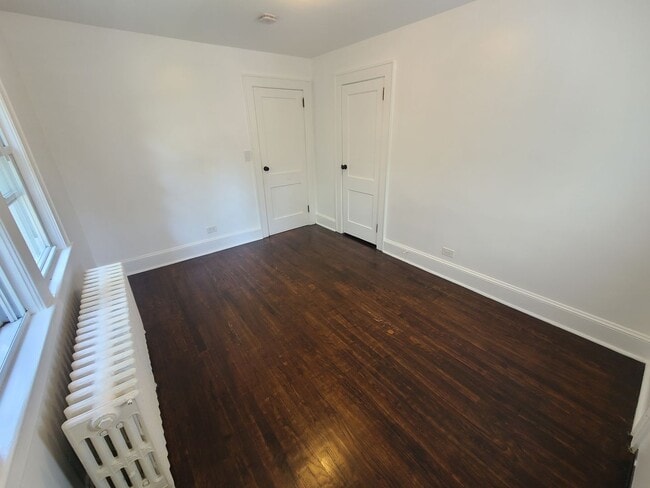 Building Photo - 4 bedrooms and 1.5 bathrooms, this home of...