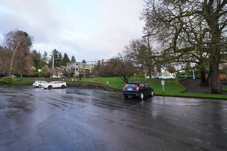 Building Photo - 11104 NE 68th St