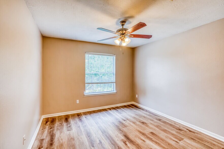 Building Photo - 2614 Elder Park Ct