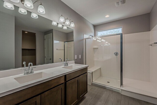 Building Photo - Spacious New-Build Family Home!