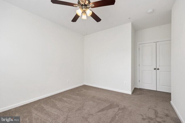 Building Photo - 14983 River Walk Way