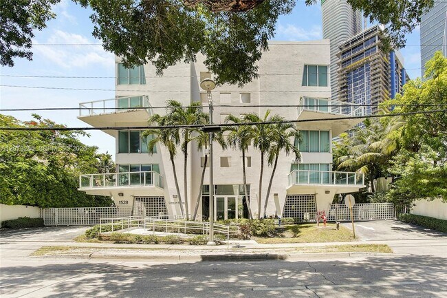 Building Photo - 1528 Brickell Ave