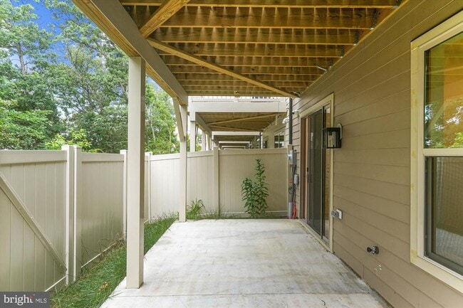 Building Photo - 10113 Dalmatian St