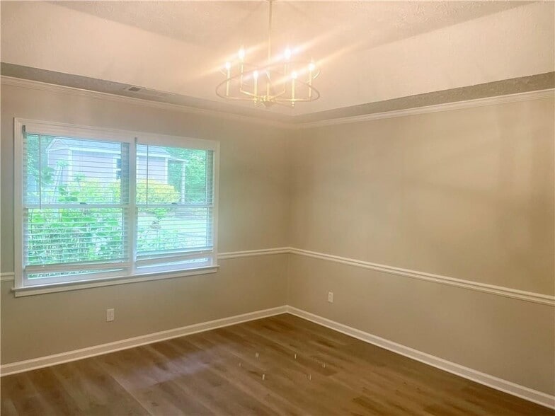 Building Photo - 210 Buck Run
