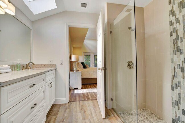 Building Photo - 14148 Paddock Dr