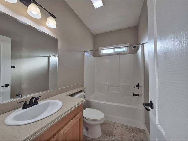 Building Photo - 1028 Shawnee Trail