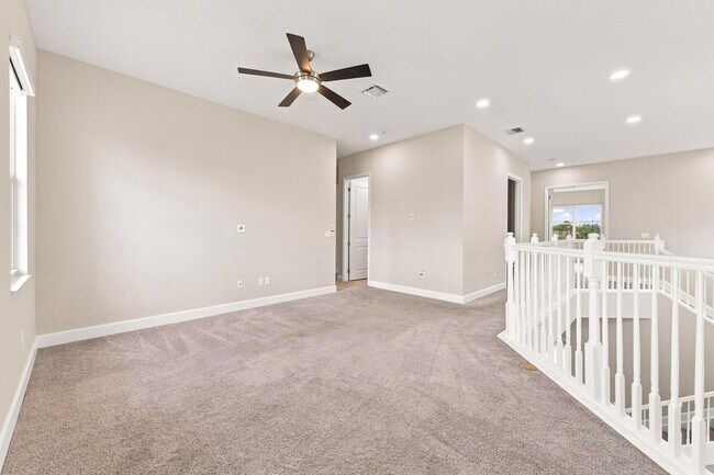 Building Photo - 5608 Macoon Wy