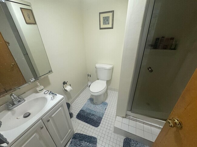 Building Photo - 450 7th St