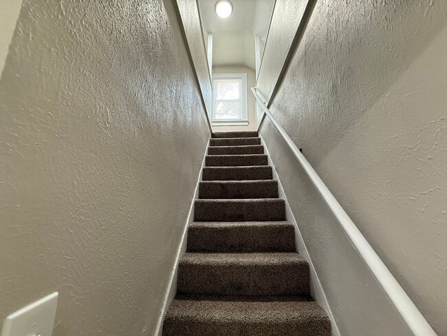 Building Photo - Renovated 3-Bedroom Home – We Welcome Sect...