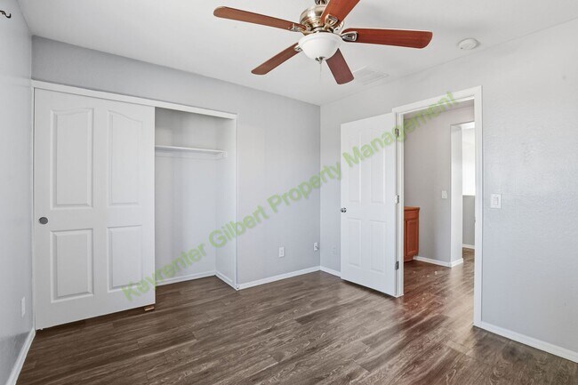 Building Photo - Corner Lot Gilbert Home with Modern Comforts in a Prime Location