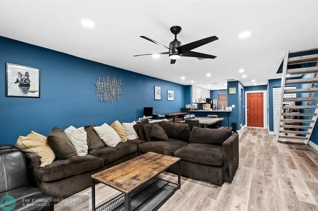 Building Photo - 3082 S Oakland Forest Dr
