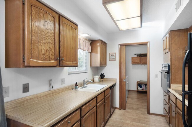 Building Photo - 821 Leisure World