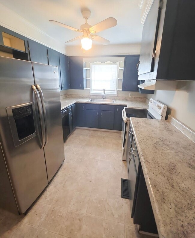 Building Photo - Spacious 3 Bedroom Home with Limited-Time $500 Move-In Special