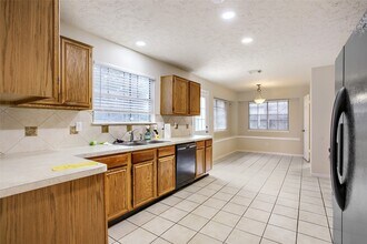 Building Photo - 13822 Dentwood Dr