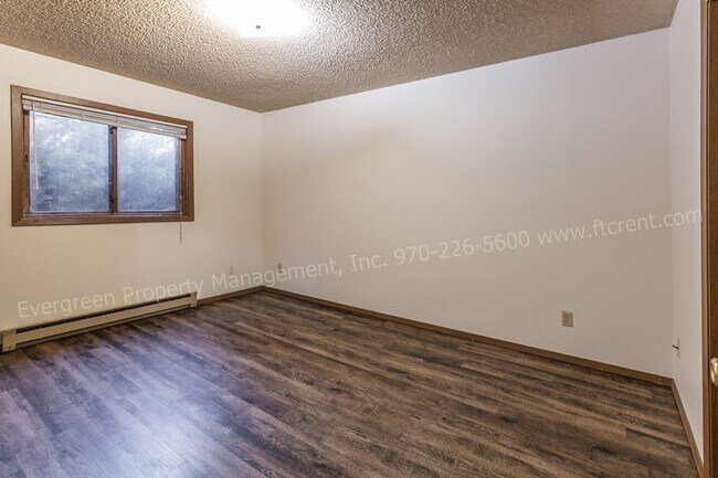 Building Photo - 348 Terri Dr