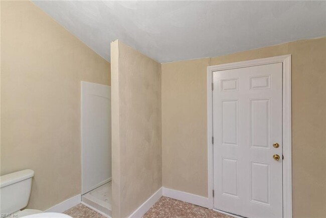 Building Photo - 83 Gillis Rd
