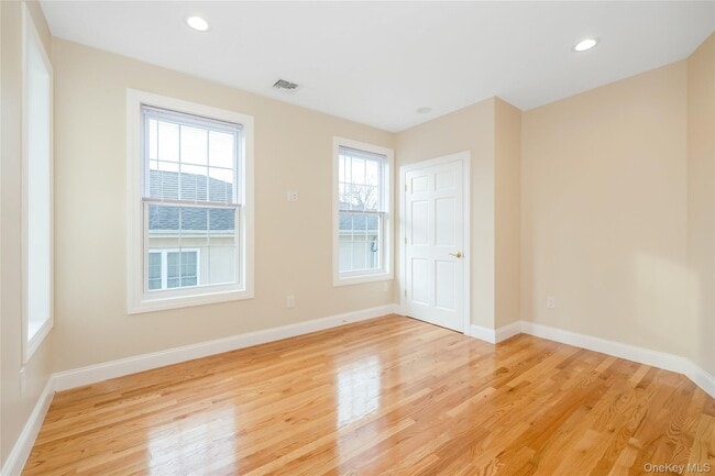 Building Photo - 16 Grand Blvd