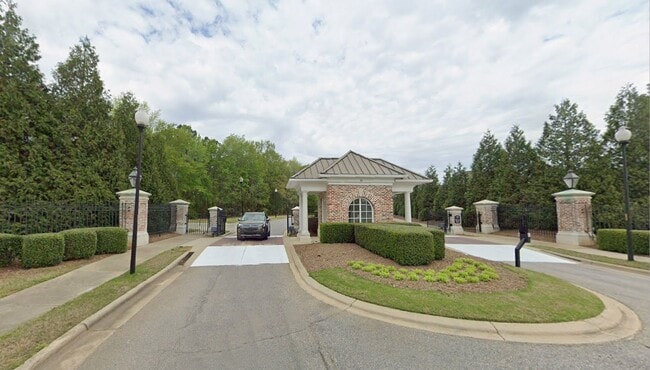 Building Photo - Beautiful 4 Bedroom, 3 Car Garage Home with a Screened Patio @ Flowers Plantation, Clayton, May 7th!