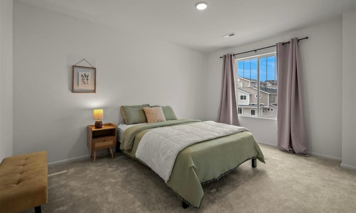 Building Photo - 5677 Mammoth Ln