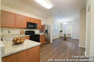 Building Photo - 10374 Oakwood Crest
