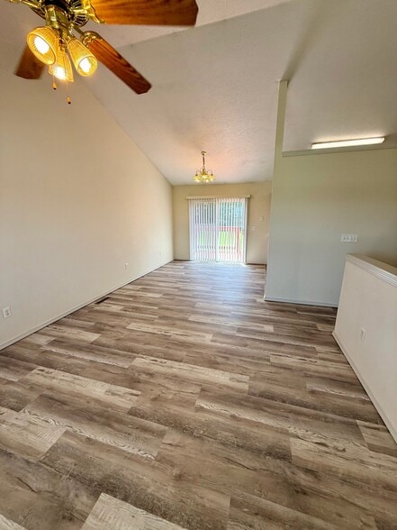 Building Photo - 210 Forest Ln
