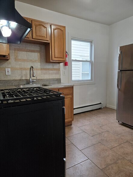 Building Photo - 791 S 13th St