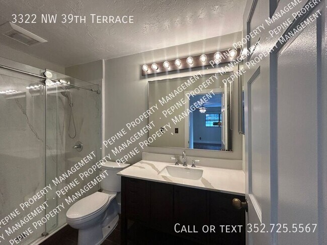 Building Photo - 3322 NW 39th Ter