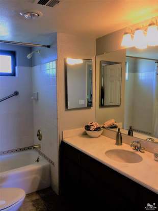 Building Photo - 40498 Bay Hill Way