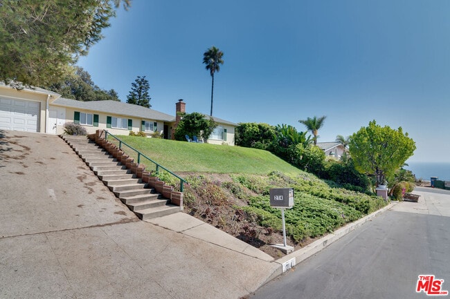 Building Photo - 214 Bellino Dr
