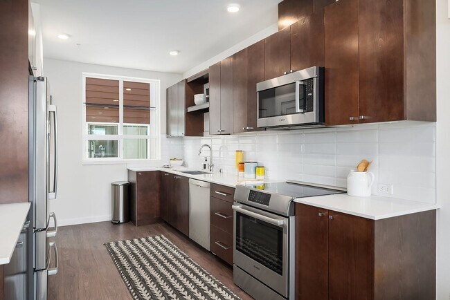 Building Photo - 2Bd/1.75Ba Seattle Condo