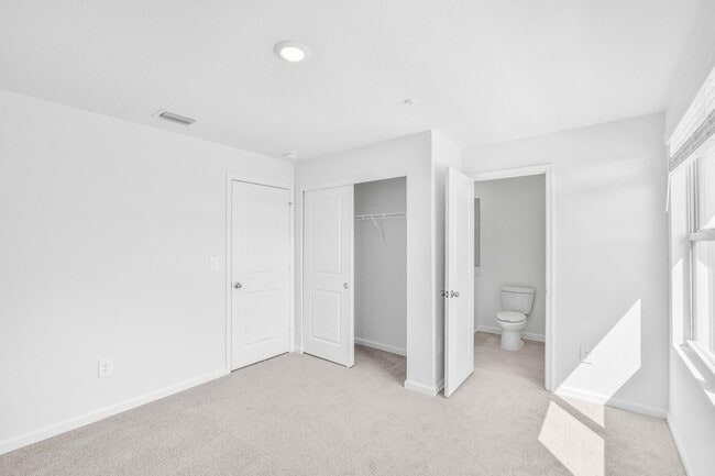 Building Photo - 621 Salisbury Cir