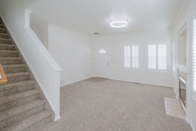 Building Photo - 8302 Cooper River Dr
