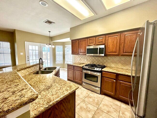 Building Photo - 14339 Fair Knoll Way