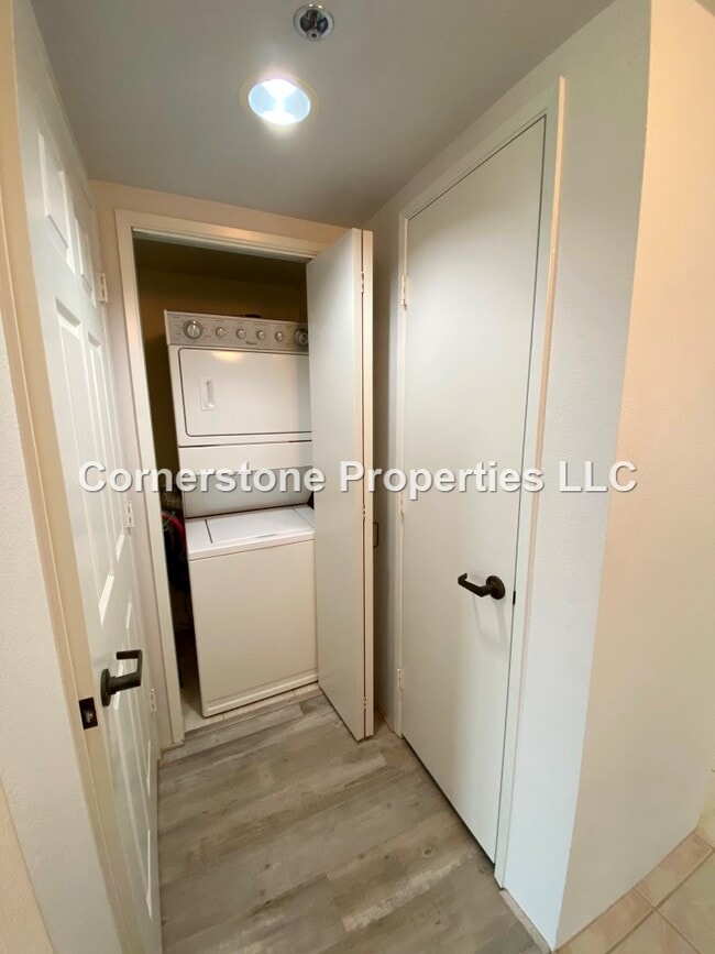 Building Photo - 3054 Ala Poha Pl