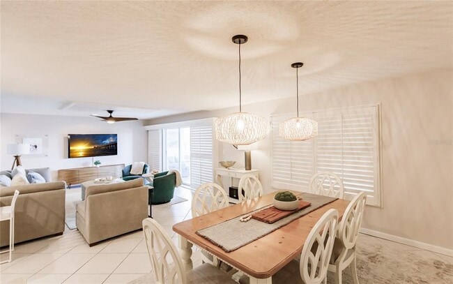 Building Photo - 6018 W Peppertree Way