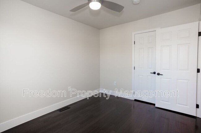 Building Photo - 102 Lynhaven Dr