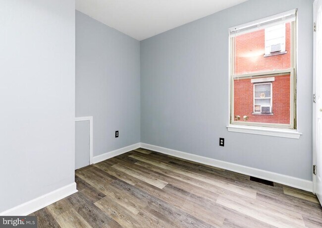 Building Photo - 576 Washington St