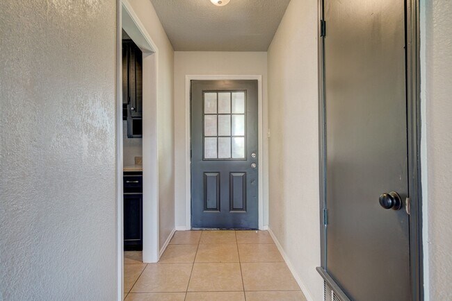 Building Photo - 3 Bed 1.5 Bath Norman