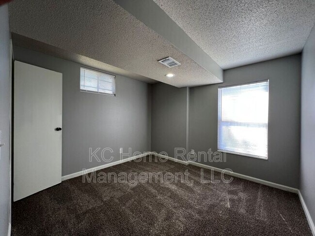 Building Photo - 1633 Jackson Ave