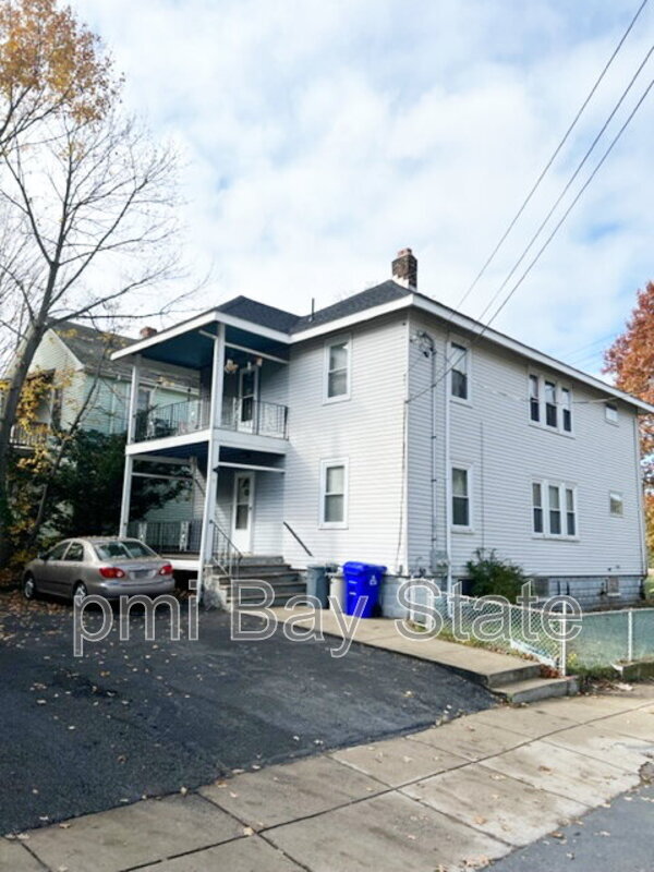 Building Photo - 37 Brainard St