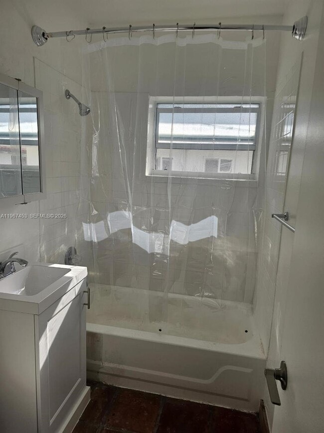 Building Photo - 3475 SW 1st Ave