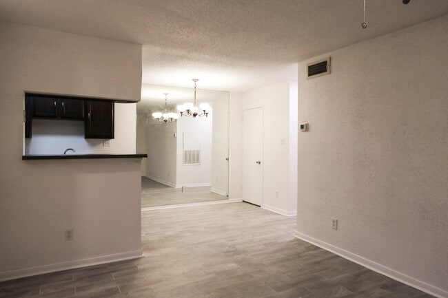 Building Photo - 2750 Holly Hall St